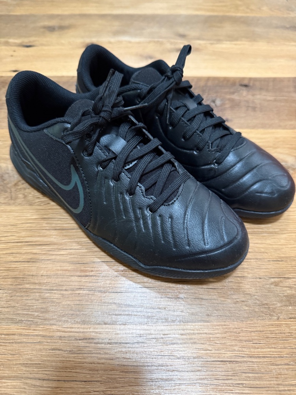 Nike Jr Legend 10 Club Indoor Soccer Shoes